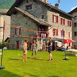 Ground Floor With Garden شقة Campertogno